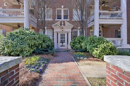 2 Collier Rd, Atlanta, GA 30309-1702