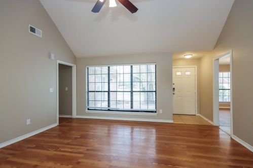 1 Regency Ct, Conroe TX  77304-2744 exterior