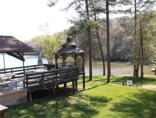 3556 Summerset Rd, Gretna, VA 24557-3559