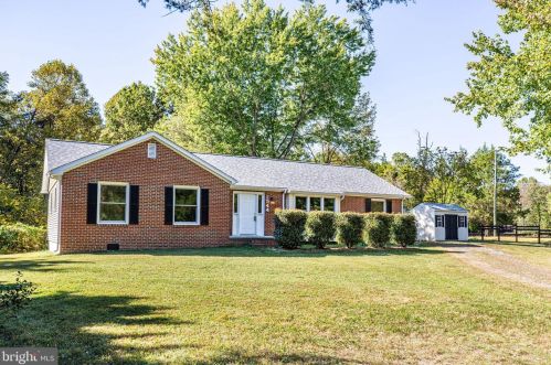 1544 Heatherstone Dr, Fredericksburg, VA 22407-4849