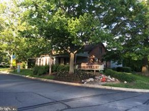 1 Shirley Ln, Trenton NJ 08648 exterior