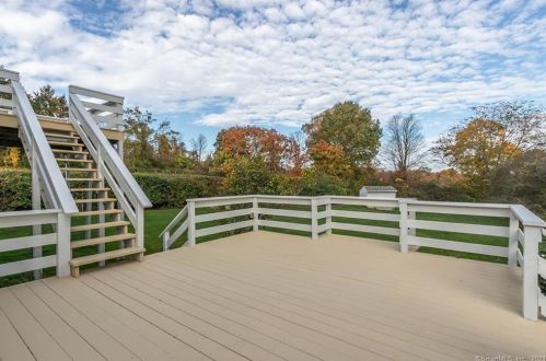 33 Camelot Dr, Upper Stepney CT  06468-2004 exterior