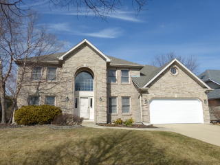 2207 Wicklow Rd, Naperville, IL 60564-3199