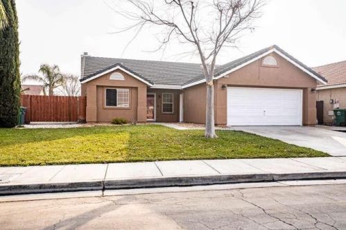 2153 Greenbriar Dr, Los Banos, CA 93635-5477