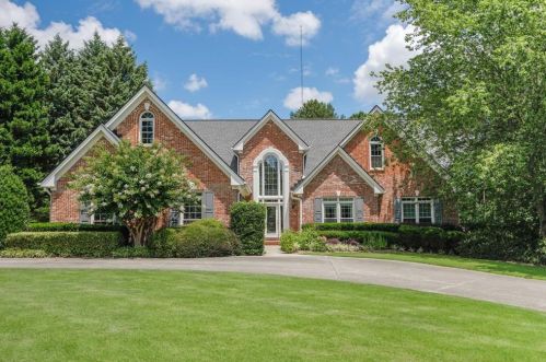 3521 Haddon Hall Dr, Buford, GA 30519-7304