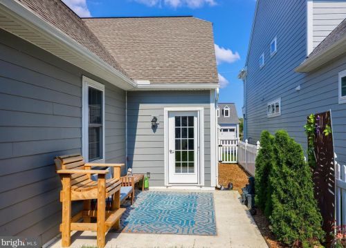 412 Constitution Dr, Ephrata PA  17522 exterior