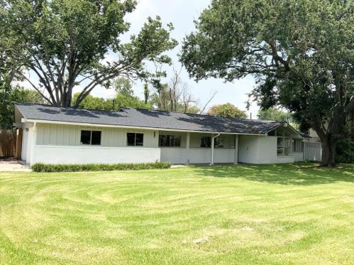224 Seagrove St, Morgans Point TX  77571-7357 exterior