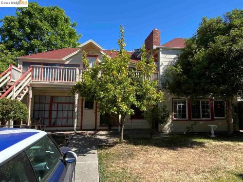 2137 Parker St, Berkeley, CA 94704-2719