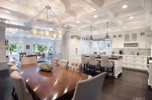 517 3rd St, Manhattan Beach, CA 90266-6414