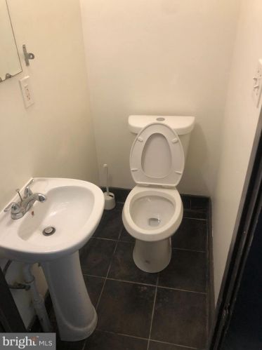 2036 19 St, Philadelphia PA 19121-4120 exterior