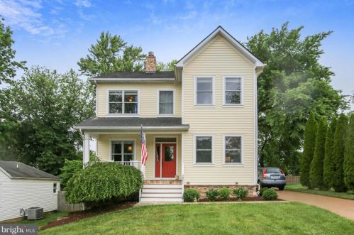 421 E St, Purcellville, VA 20132-3320