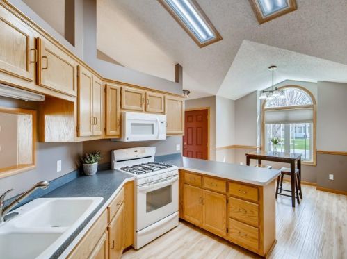 3231 Black Oak Dr, Saint Paul MN  55121-2334 exterior