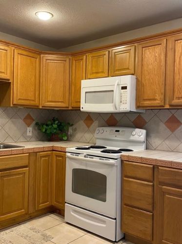 6100 Melinda Dr, Fort Worth TX  76119-7532 exterior