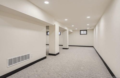 8526 Mineral Cir, Englewood CO 80112-2748 exterior