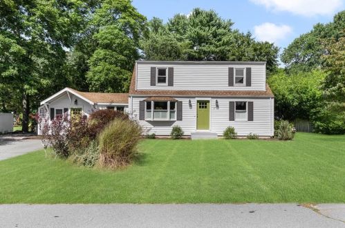 17 Kenson Dr, Warwick, RI 02818-4028