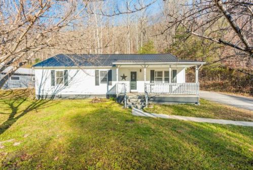 606 Spring St, Oliver Springs, TN 37840-1126