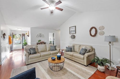 208 Old Wilton Rd, New Ipswich, NH 03071-3423