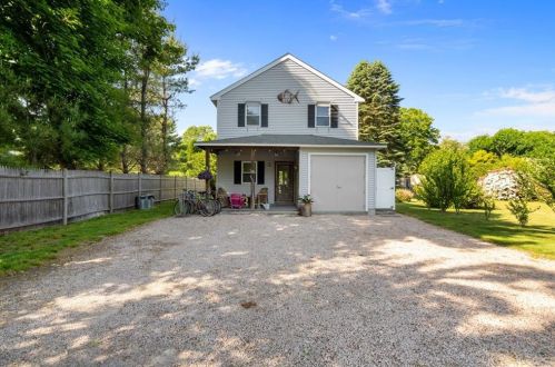16 Benham St, Charlestown, RI 02813-2308