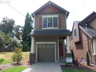 6809 Swift St, Portland, OR 97203-1362
