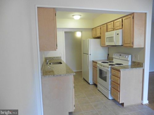 11600 Stoneview Sq, Herndon, VA 20191-2908