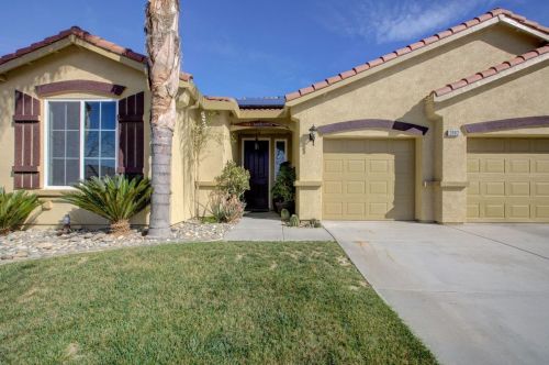2092 Maximillian Ct, Los Banos, CA 93635-6433