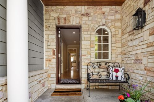 267 Middaugh Rd, Willowbrook IL  60514-1067 exterior