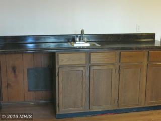9013 Golden Leaf Ct, Springfield VA  22153-1143 exterior