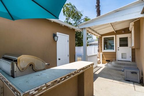 531 Dickel St, Anaheim CA  92805-1808 exterior