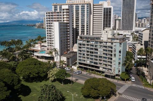 2572 Lemon Rd, Honolulu HI  96815-3766 exterior