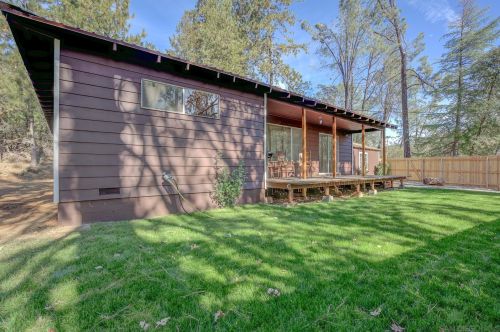 14914 Wonderland Blvd, Redding, CA 96003-8522