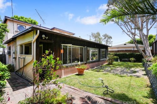 1208 23rd St, Manhattan Beach, CA 90266-2930