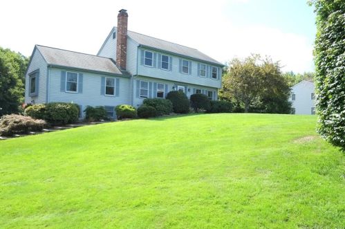 58 Georges Ln, Upper Stepney, CT 06468-3136