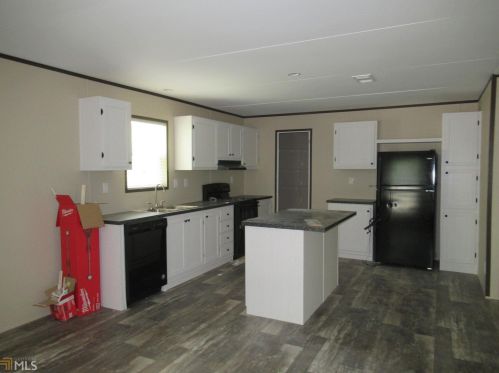 418 Sunset Dr, Statham, GA 30666-1637