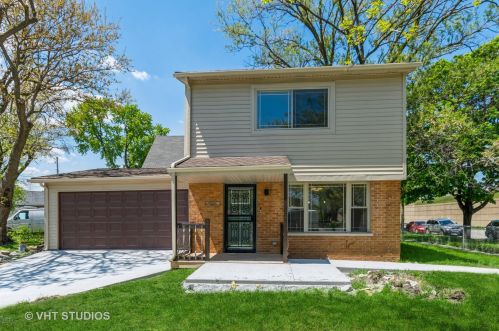 8274 Anthony Ave, Chicago, IL 60617-1764