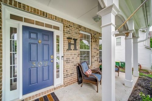 302 Bently Creek Ct, Holly Springs, GA 30115-1603