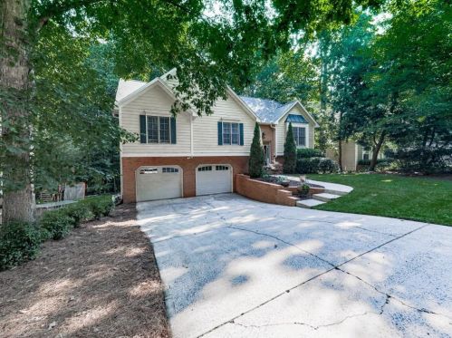1207 Fern Hollow Dr, Holly Springs, GA 30189-6820