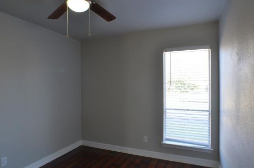 2006 Brentwood Ln, Carrollton TX exterior