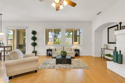 9493 Emerald Cove Ln, Elk Grove CA  95758-3612 exterior