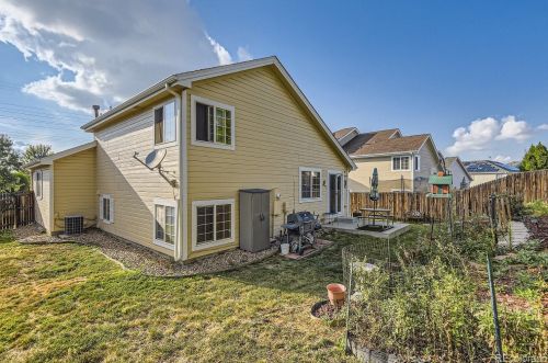 18562 Harvard Dr, Aurora CO 80013-9442 exterior