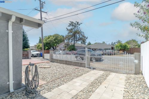 1584 166th Ave, San Leandro, CA 94578-2314
