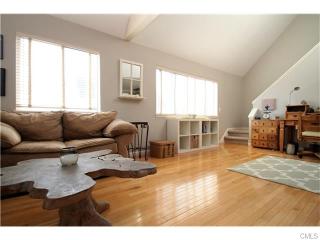 34 Stuart Ave, Norwalk, CT 06850-3510