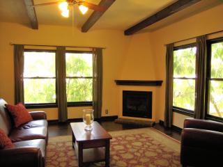 116 Carr Dr, Glendale CA  91205-1510 exterior