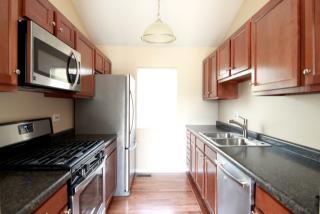2011 Stanford Dr, Naperville IL  60565-2977 exterior