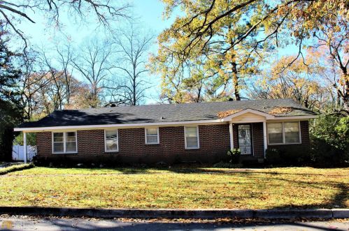 218 Perry St, Carrollton, GA 30117-2423