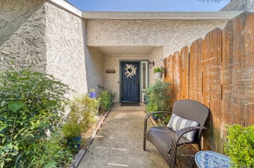 4 Wrangler Ct, Chico, CA 95928-7611
