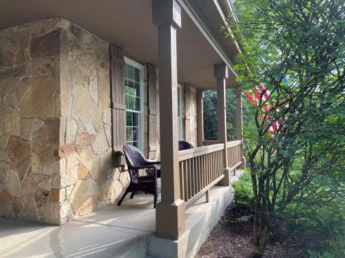 6755 Fieldstone Dr, Willowbrook IL  60527-5294 exterior