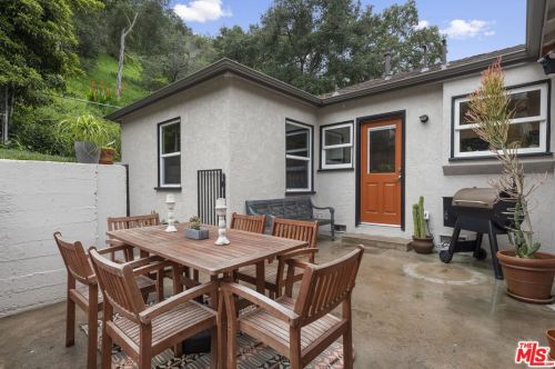 2470 Bywood Dr, Glendale CA  91206-4725 exterior