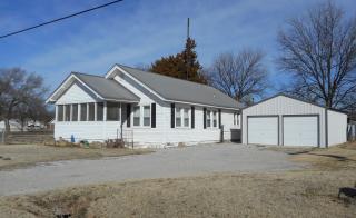 140 Chrysler Ave, Blackwell, OK 74631-4947