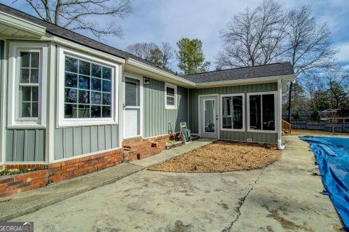 102 Chimney Pl, Warner Robins GA  31088-6523 exterior