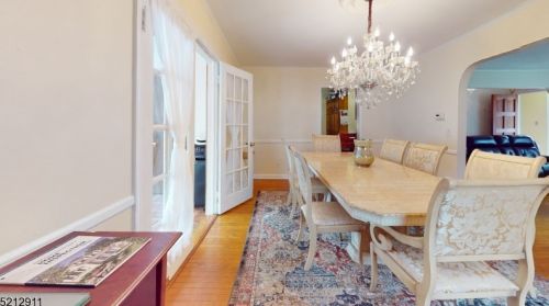 28 Essex Ave, Maplewood NJ  07040-1503 exterior